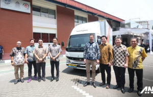 Pertama di Indonesia, Fuso eCanter Jadi Armada Distribusi PT Yusen Logistics Indonesia
