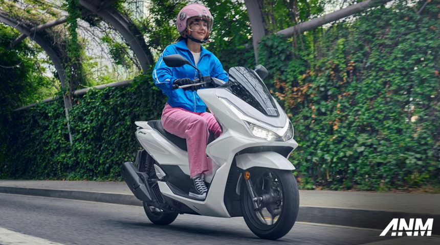 Berita, honda-pcx-2: Honda Resmi Luncurkan All New PCX di Eropa! Indonesia Kapan?