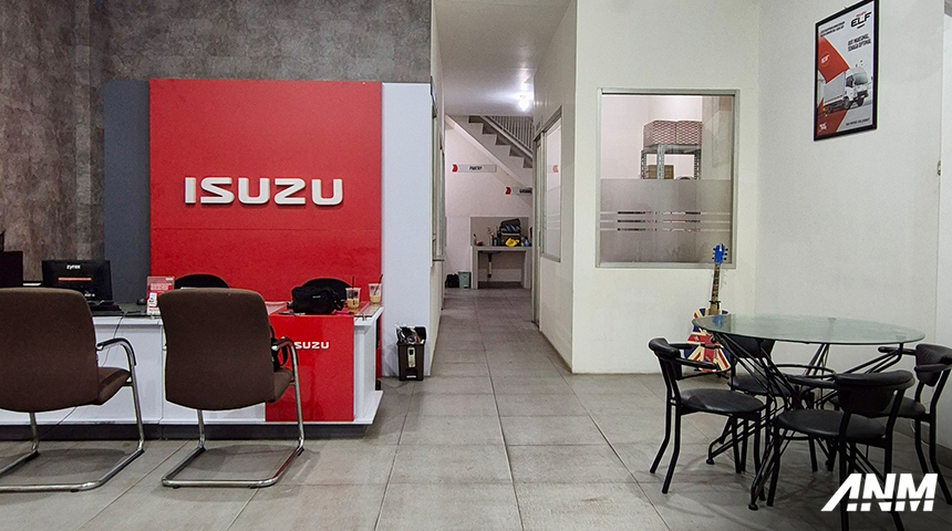 Berita, isuzu-purwakarta-1: Perkuat Jaringan, Isuzu Buka Outlet Baru di Purwakarta