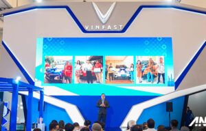 GJAW 2024: Vinfast Gelar Ceremonial Handover VF5 ke Konsumennya GJAW 2024: Vinfast Gelar Ceremonial Handover VF5 ke Konsumennya