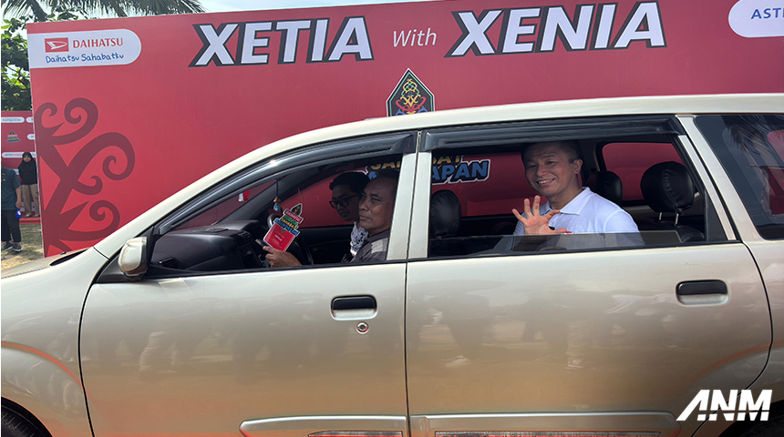 Berita, xenia-setia-1: Setia Pakai Xenia Selama 20 Tahun, Daihatsu Apresiasi Pelanggan di Balikpapan