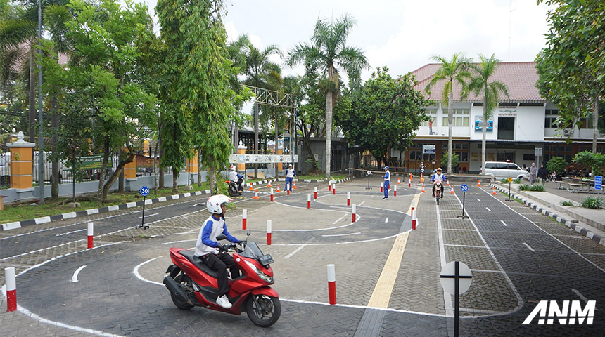 Berita, ahm-safety-campaign-2: Gandeng Mahasiswa, Yayasan AHM Siapkan Puluhan Agen Safety Riding