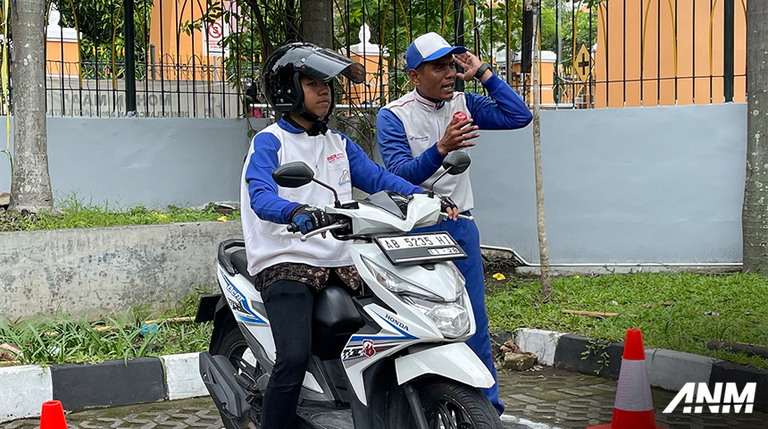 Berita, ahm-safety-campaign: Gandeng Mahasiswa, Yayasan AHM Siapkan Puluhan Agen Safety Riding