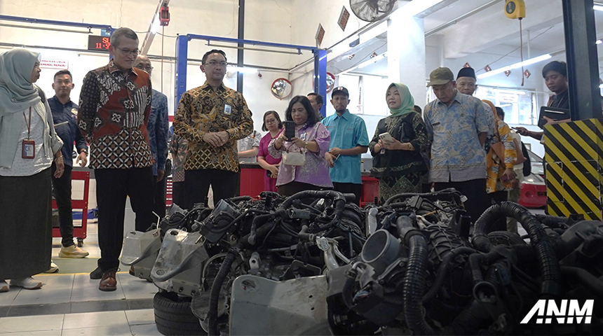 Berita, csr-daihatsu-3: Perkaya Ilmu, Daihatsu Donasikan Alat Manufaktur ke SMK dan Kampus