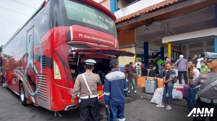 Berita, daimler-mercedes-benz-bus-dcvi-mudik-liburan-akhir-tahun-siaga-2024-servis-1: DCVI Gelar Program Mercedes-Benz Bus Year-End Rescue 2024