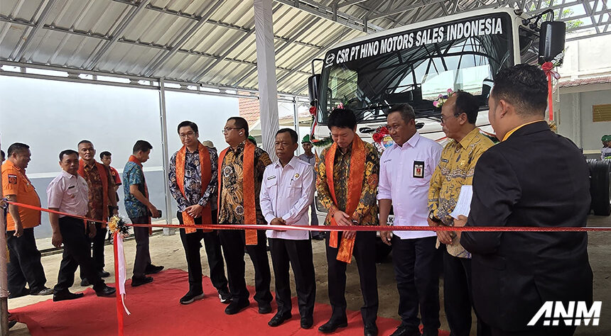 Dukung Pendidikan Vokasi, Hino Serahkan Truk 500 Series ke SMKN 1 Belitang III Dukung Pendidikan Vokasi, Hino Serahkan Truk 500 Series ke SMKN 1 Belitang III