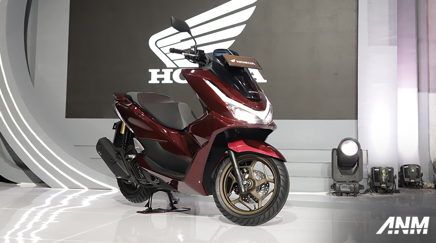 Berita, honda-pcx-160: Honda Luncurkan Generasi Terbaru PCX 160 ke Indonesia, Pertama di Dunia!