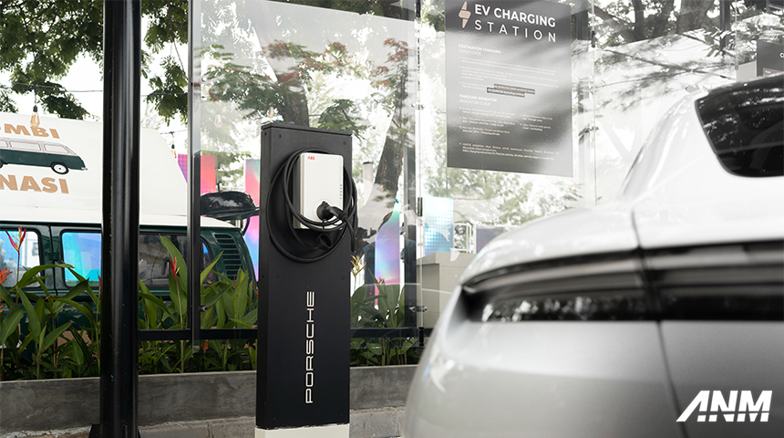 Berita, porsche-charging-semarang-1: Perluas Lokasi, Porsche Indonesia Hadirkan Destination Charging di Semarang!