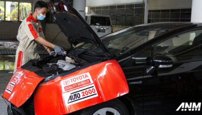 Mobil Hybrid Tak Wajib Ganti Oli Secara Berkala? Masa Sih? Mobil Hybrid Tak Wajib Ganti Oli Secara Berkala? Masa Sih?