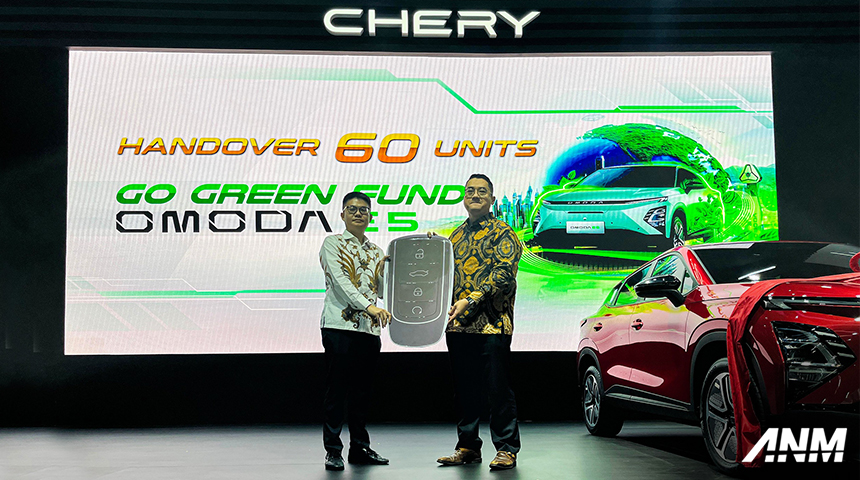 Berita, chery-handover-bsi-2: IIMS 2025 : Chery Serah Terimakan 60 Omoda E5 Kepada PT Bank Syariah Indonesia