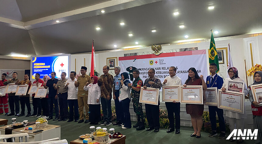 CSR Hino Berikan Sarana Darurat untuk PMI Di Kabupaten Bogor CSR Hino Berikan Sarana Darurat untuk PMI Di Kabupaten Bogor