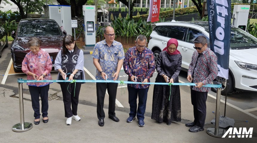 Berita, voltron-indonesia-living-world-alam-sutera-hyper-fast-charging-spklu-360-kw-thumbnail: Voltron Resmikan SPKLU Hyper Fast Charging Station Pertama Di Indonesia