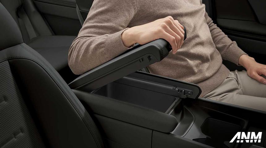 Advertorial, Hyundai Santa Fe Hybrid konsol: Hyundai Santa Fe Hybrid : SUV All-Rounder Serba Bisa!