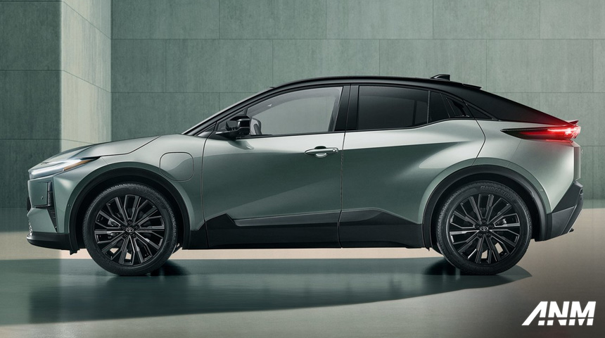 Berita, Toyota C-HR+ BEV samping: Toyota C-HR+ EV : Bukan C-HR Bertenaga Listrik, Tapi…