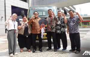 Tingkatkan Kualitas Pendidikan, KTB Donasikan Mitsubishi Fuso Canter Ke SMKN 1 Jakarta Tingkatkan Kualitas Pendidikan, KTB Donasikan Mitsubishi Fuso Canter Ke SMKN 1 Jakarta