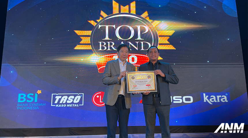 Berita, fuso-top-brand: Mitsubishi Fuso Berhasil Raih Penghargaan TOP Brand dan WOW Brand!