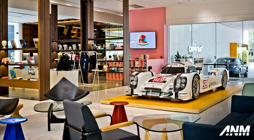Porsche Hadirkan Pameran Bertajuk “Electrifying Past. Present. Future.” di Thailand Porsche Hadirkan Pameran Bertajuk “Electrifying Past. Present. Future.” di Thailand