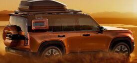 Geely-Galaxy-Cruiser-off-road-at-water-di-air-genangan
