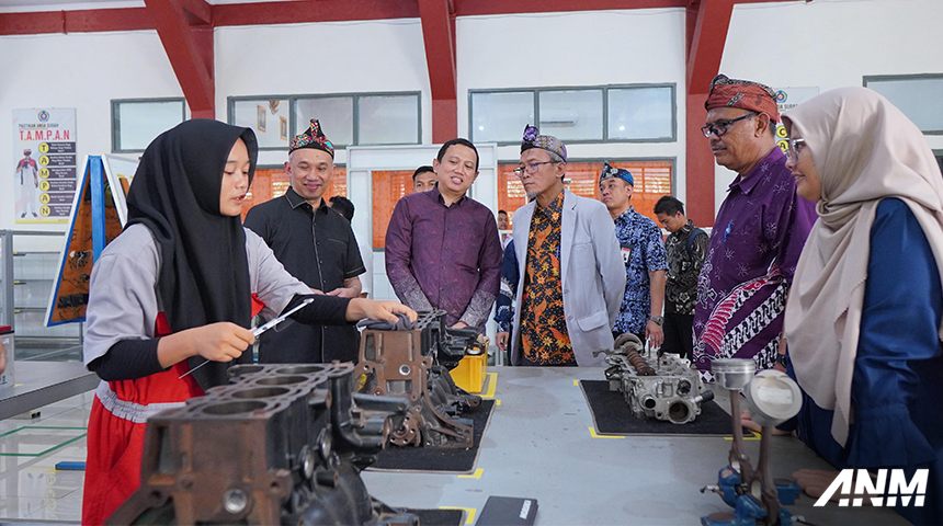 Berita, csr-daihatsu-subang-1: Dukung Pendidikan, Daihatsu Resmikan National Dojo Manufacturing Center di SMK Subang