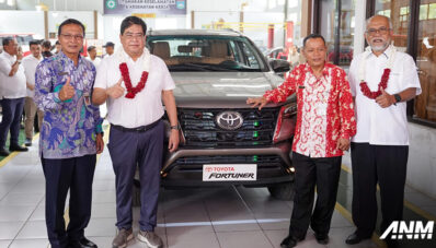 Dukung Kegiatan Praktik, Toyota Donasikan Fortuner Ke SMKN 2 Salatiga