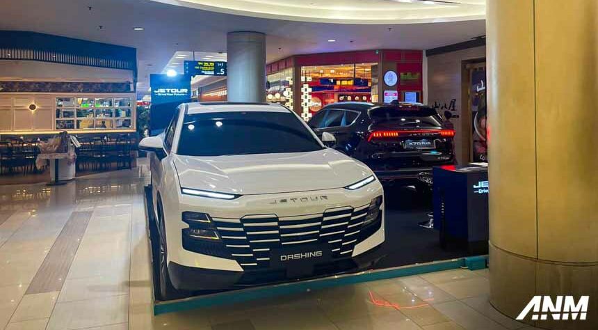 Jetour Tegaskan Komitmen Untuk Publik Jatim, Pamerkan 2 SUV Andalan! Jetour Tegaskan Komitmen Untuk Publik Jatim, Pamerkan 2 SUV Andalan!