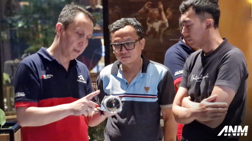 Aftermarket, autovision-dakar-carbon-series-rsi-2025-lily-hermawan: Autovision Rilis Dakar Carbon Series, Headlamp Mobil Yang Terkoneksi Smartphone!