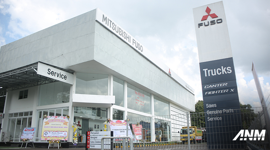 Berita, fuso-ampah-1: Tingkatkan Pelayanan, Mitsubishi Fuso Buka Diler Baru di Kota Ampah