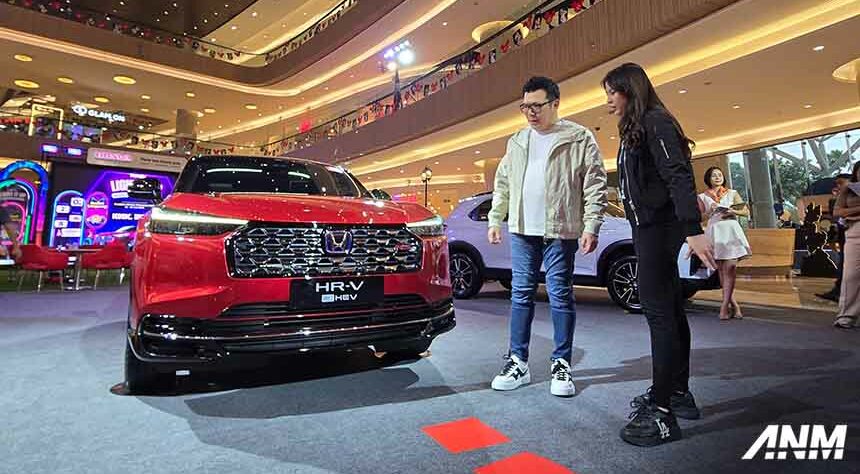 Meriahkan Liburan, Honda HR-V RS e:HEV Tampil Perdana di Surabaya Meriahkan Liburan, Honda HR-V RS e:HEV Tampil Perdana di Surabaya