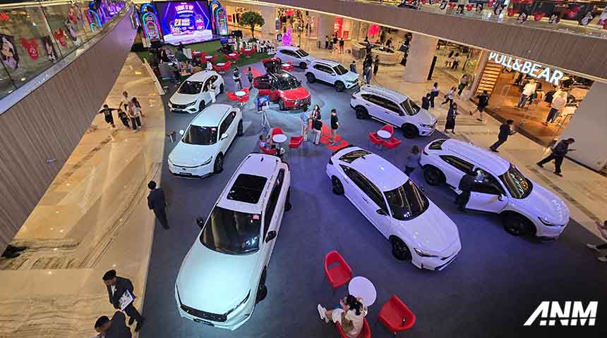 Berita, Pameran Honda HR-V eHEV pakuwon mall: Meriahkan Liburan, Honda HR-V RS e:HEV Tampil Perdana di Surabaya