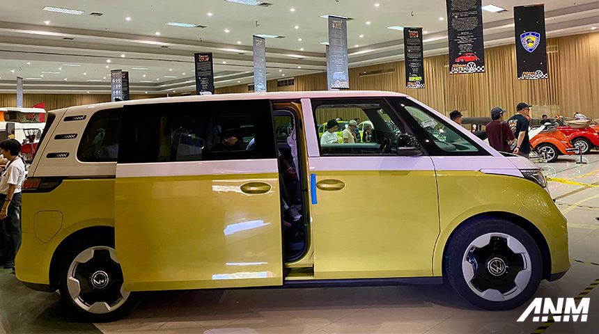 Berita, bandung-lautan-vw-1: Volkswagen Indonesia Bawa ID. Buzz ke Bandung Lautan VW 3!