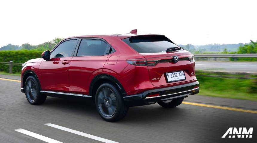 media test drive Honda HRV Hybrid