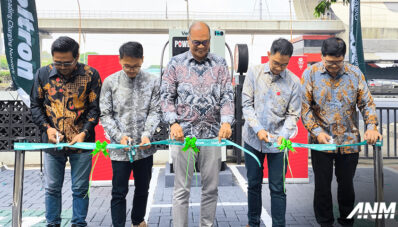 Bekerja Sama dengan Voltron, Geely Hadirkan Charging Station di Seluruh Dealernya