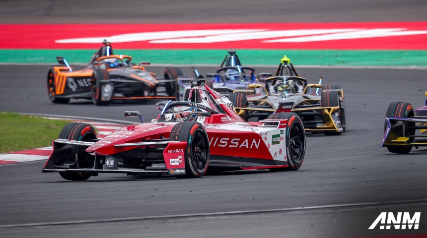 nissan-formula-e-team-jakarta-e-prix-2025-oliver-rowland