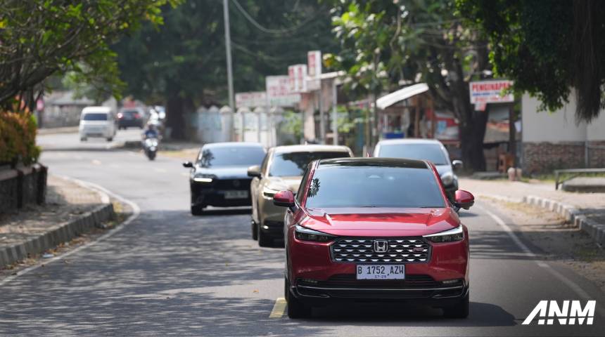 media test drive Honda HRV Hybrid
