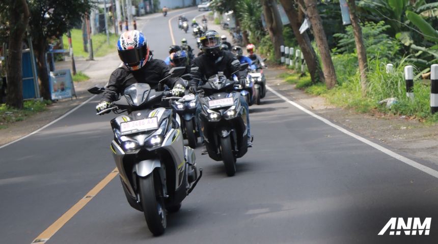 Nasional, yamaha-aerox-alpha-touring-turing-mandalika-senggigi: Riding Di Senggigi Bersama Yamaha R25, MT-25, dan Aerox Alpha