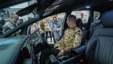 Menperin Apresiasi Hyundai STARGAZER Cartenz X Sebagai Real Indonesian Car