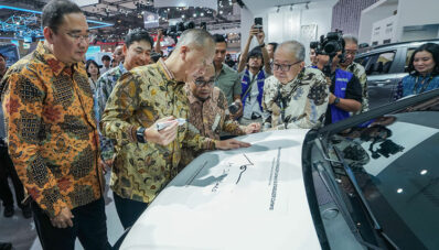 Menperin Apresiasi Hyundai STARGAZER Cartenz X Sebagai Real Indonesian Car