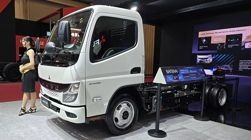 Mitsubishi-FUSO-Fighter-X-FM65F