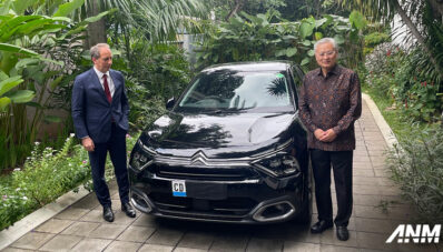 Dukung Mobilitas Lebih Hijau, Citroën Ë-C4 Resmi Jadi Kendaraan Kedubes Prancis