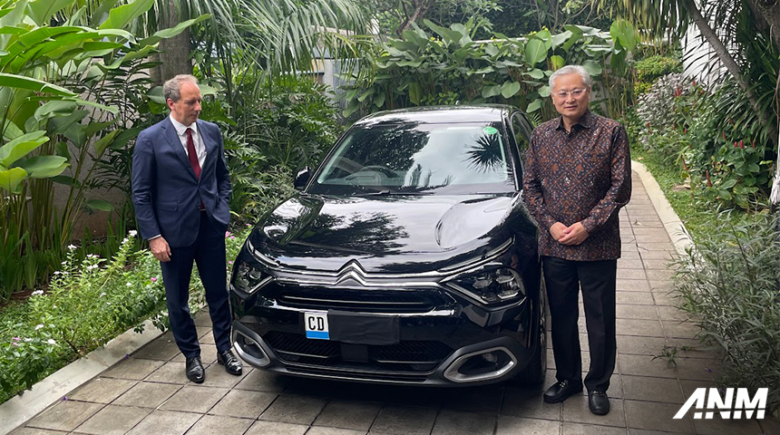 Berita, citroen-france-embassy-3: Dukung Mobilitas Lebih Hijau, Citroën Ë-C4 Resmi Jadi Kendaraan Kedubes Prancis