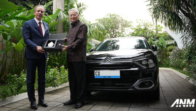 Dukung Mobilitas Lebih Hijau, Citroën Ë-C4 Resmi Jadi Kendaraan Kedubes Prancis