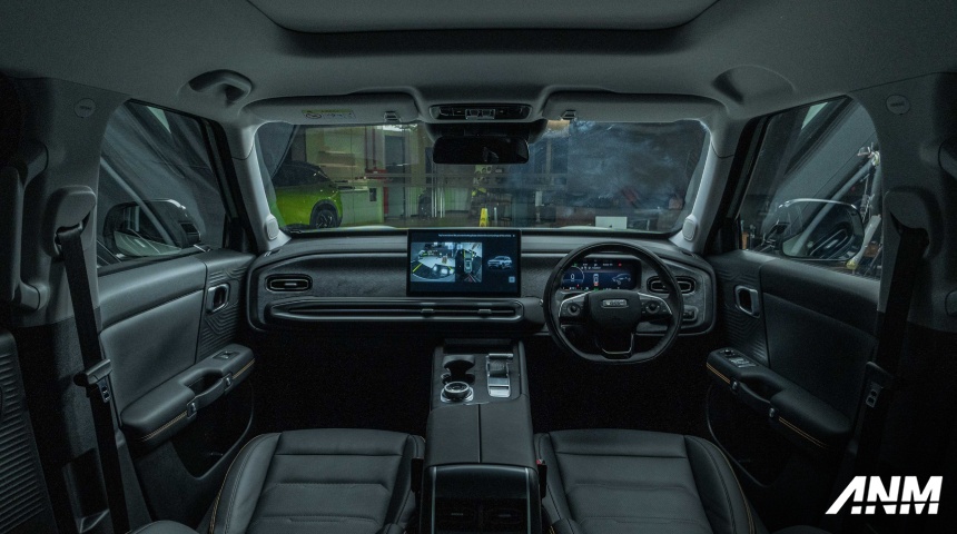 giias-2025-baic-press-con-bj30-right-hand-front