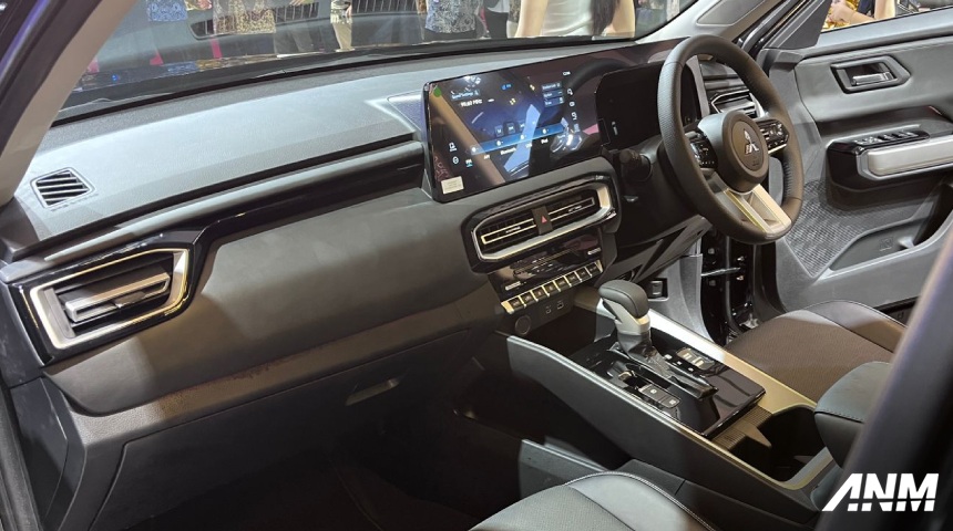 giias-2025-mitsubishi-press-con-destinator-harga-price-rear