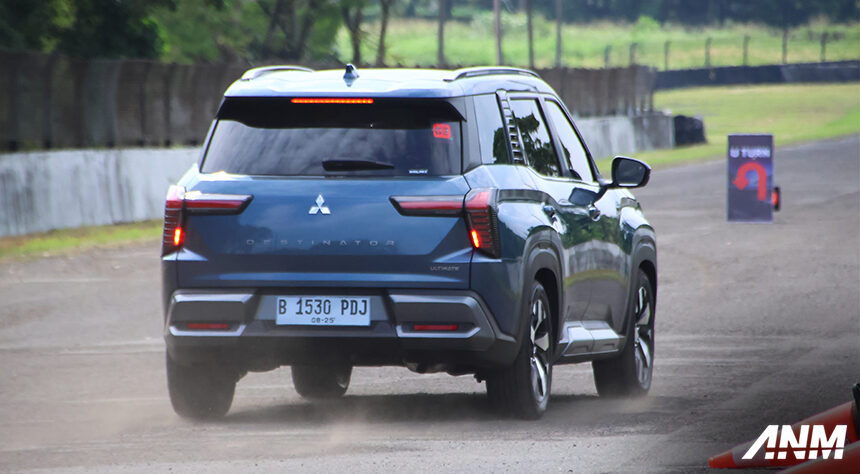 Mitsubishi Destinator Tawarkan Safety Lebih di Musim Hujan Mitsubishi Destinator Tawarkan Safety Lebih di Musim Hujan