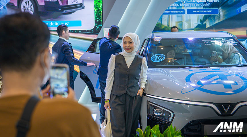 Berita, harga-VF7-VinFast-GIIAS-Surabaya-2025: GIIAS Surabaya 2025 : VinFast VF7 Mengaspal di Kota Pahlawan!