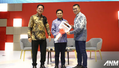 GIIAS 2025 : Isuzu Serah Terimakan Elf NQR B Jadi Andalan Minitrans Transjakarta GIIAS 2025 : Isuzu Serah Terimakan Elf NQR B Jadi Andalan Minitrans Transjakarta