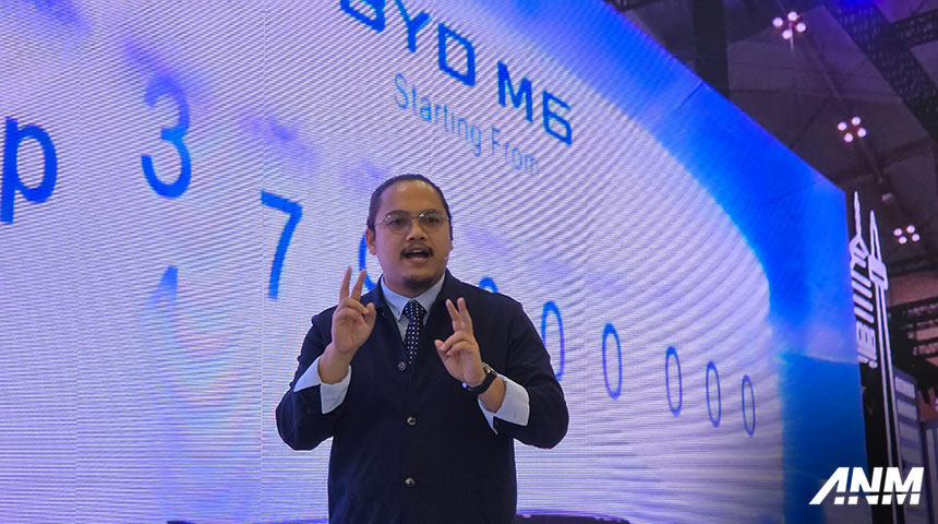 Berita, luther-BYD-GIIAS-Surabaya-2025: GIIAS Surabaya 2025 : BYD Atto1 Meluncur Resmi di Jatim