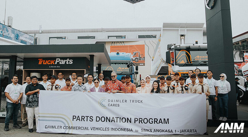 DCVI Donasikan Mesin Mercedes Benz OF 917 ke SMK 1 Angkasa Jakarta DCVI Donasikan Mesin Mercedes Benz OF 917 ke SMK 1 Angkasa Jakarta