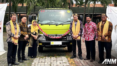 Hino Indonesia Serahkan Truk Untuk SMKN 2 Tangerang Sebagai Media Pembelajaran Hino Indonesia Serahkan Truk Untuk SMKN 2 Tangerang Sebagai Media Pembelajaran