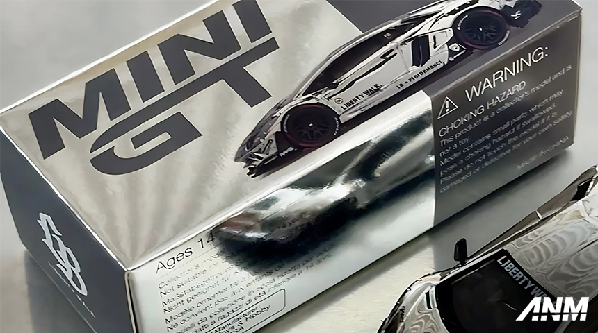 mini-gt-liberty-walk-1